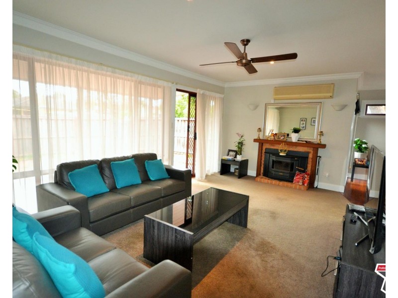 35 Diane Crescent, Mooroolbark VIC 3138