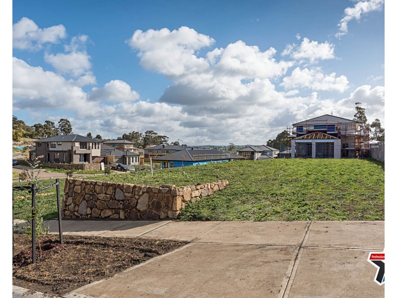 5 Outlook Drive, Chirnside Park VIC 3116