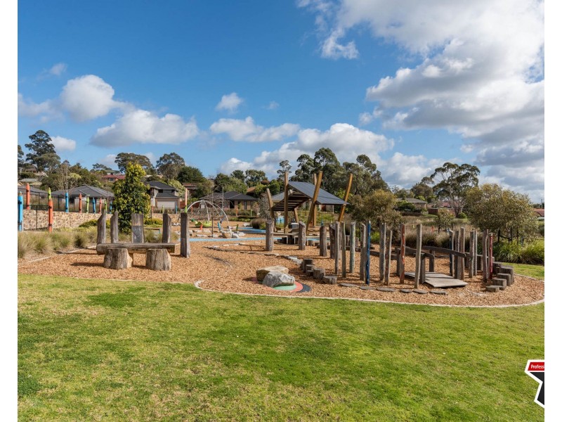 5 Outlook Drive, Chirnside Park VIC 3116