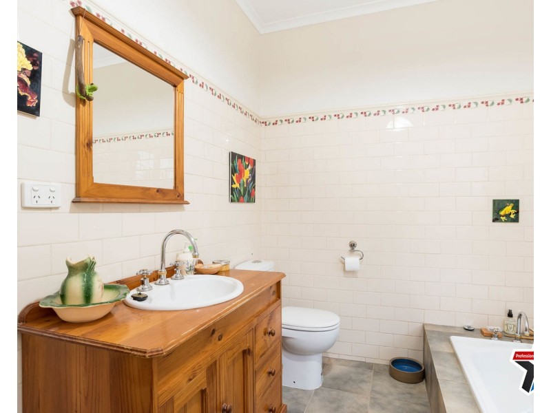 84 Taylor Road, Mooroolbark VIC 3138