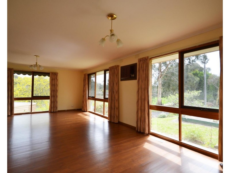 24 Lemongrove Crescent, Croydon Hills VIC 3136