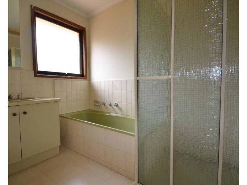 24 Lemongrove Crescent, Croydon Hills VIC 3136