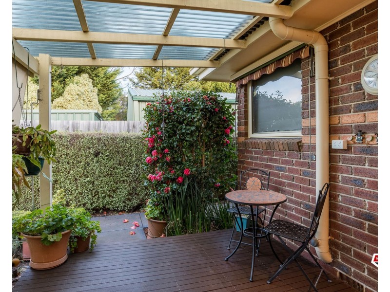4 Chaucer Street, Mooroolbark VIC 3138