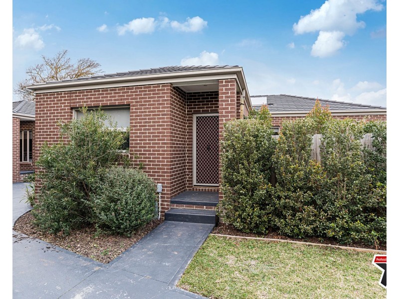 2/7 Wordsworth Street, Mooroolbark VIC 3138