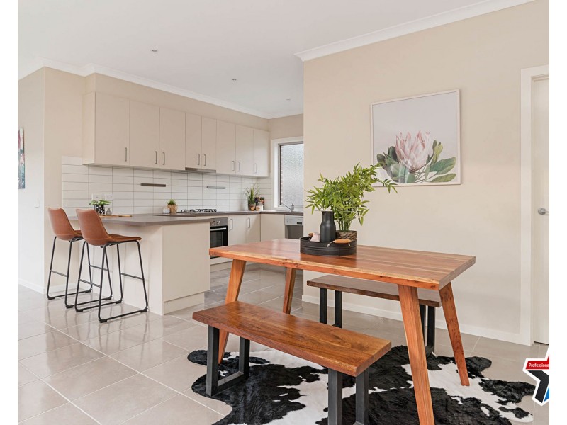 2/7 Wordsworth Street, Mooroolbark VIC 3138