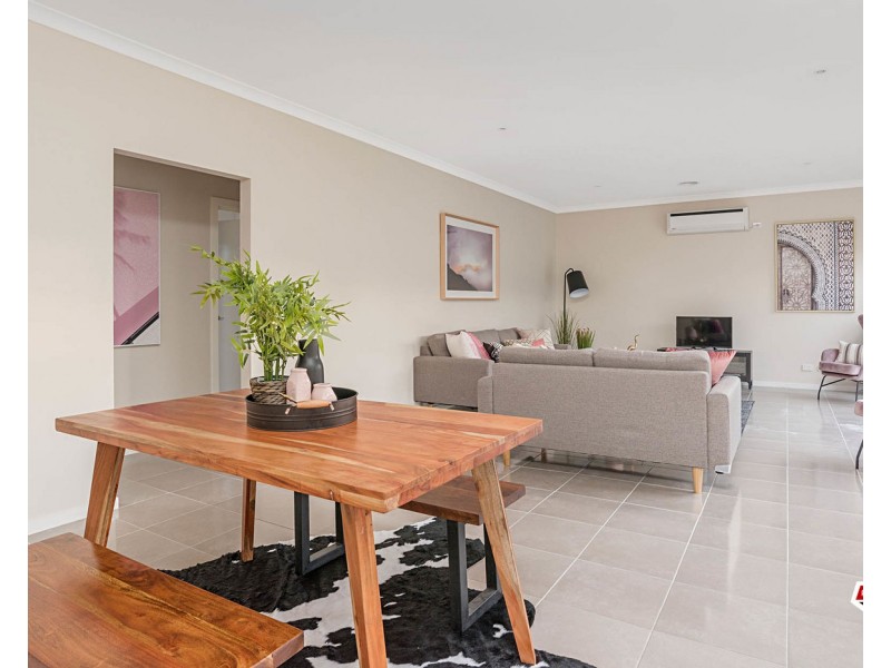 2/7 Wordsworth Street, Mooroolbark VIC 3138