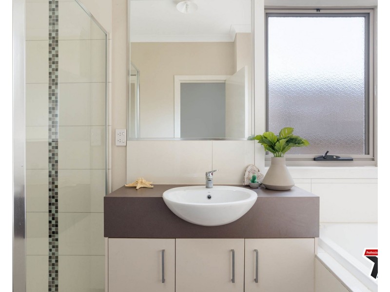 2/7 Wordsworth Street, Mooroolbark VIC 3138