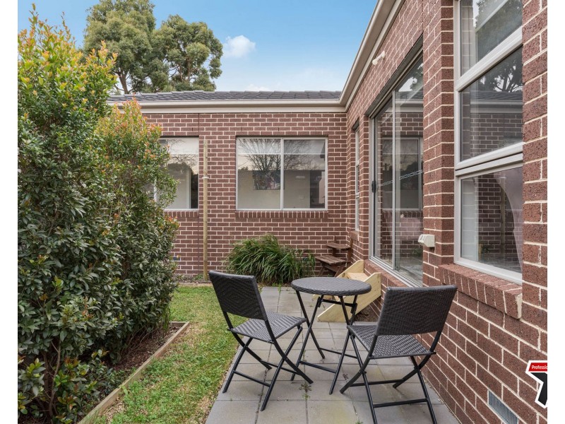 2/7 Wordsworth Street, Mooroolbark VIC 3138