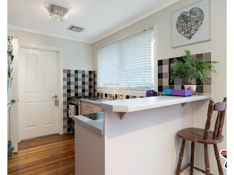 15 Kalimna Street, Mooroolbark VIC 3138