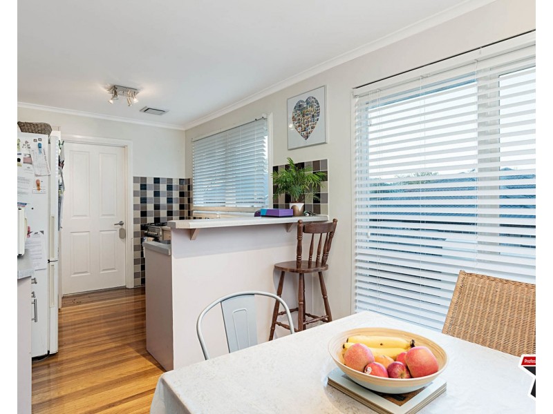 15 Kalimna Street, Mooroolbark VIC 3138