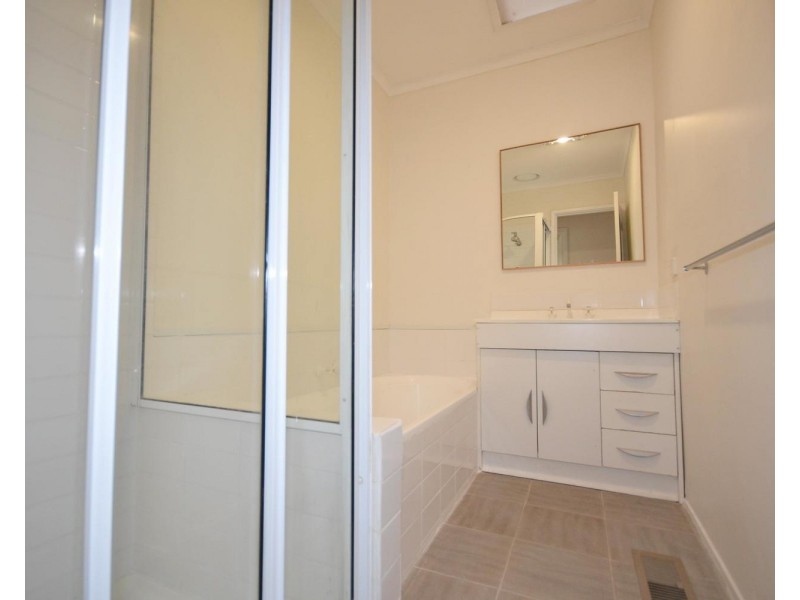 21 Neville Street, Mooroolbark VIC 3138