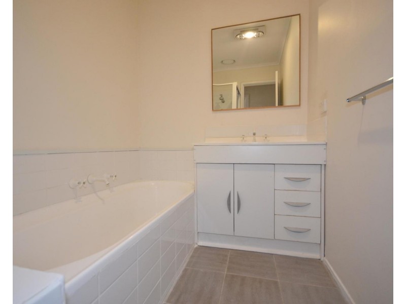 21 Neville Street, Mooroolbark VIC 3138