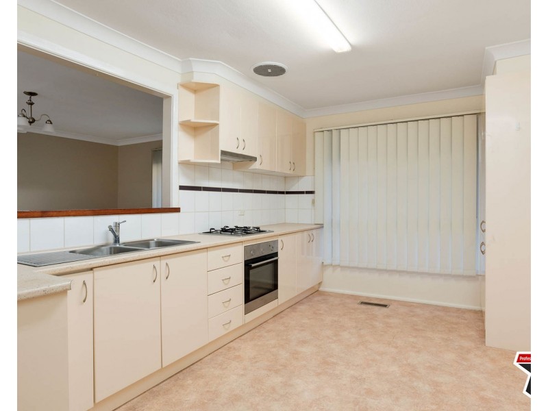 30 Cambridge Road, Mooroolbark VIC 3138