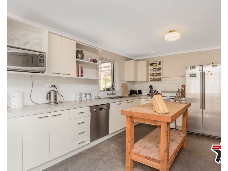 2 Irvine Street, Mount Evelyn VIC 3796