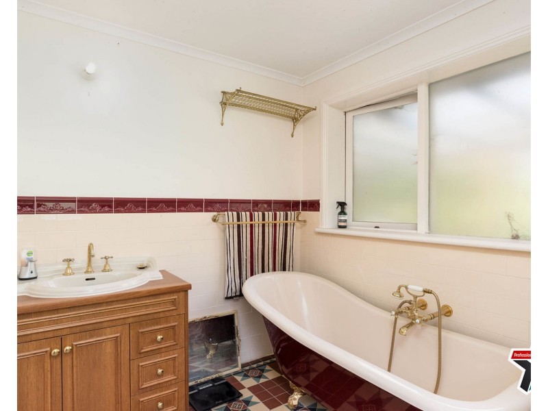 2 Irvine Street, Mount Evelyn VIC 3796