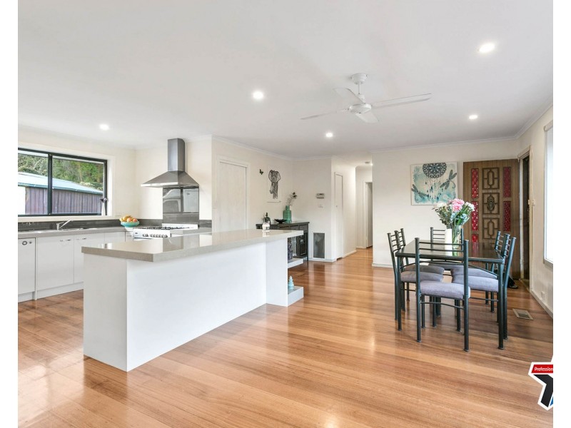 44 Croydondale Drive, Mooroolbark VIC 3138