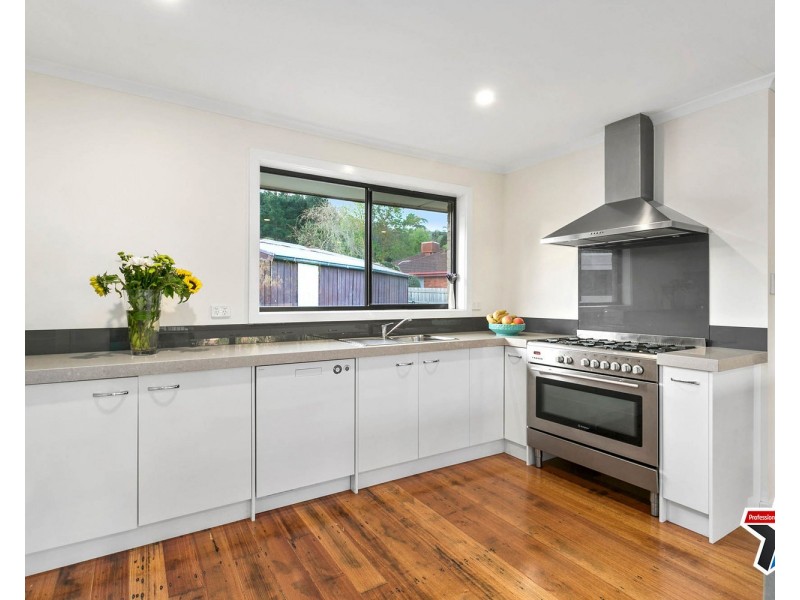 44 Croydondale Drive, Mooroolbark VIC 3138