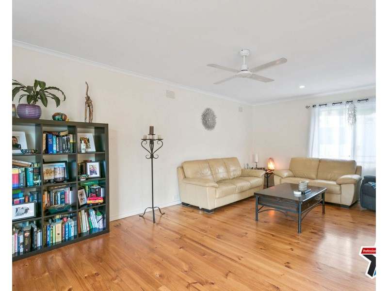 44 Croydondale Drive, Mooroolbark VIC 3138