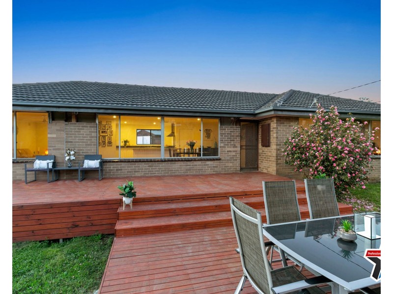 44 Croydondale Drive, Mooroolbark VIC 3138