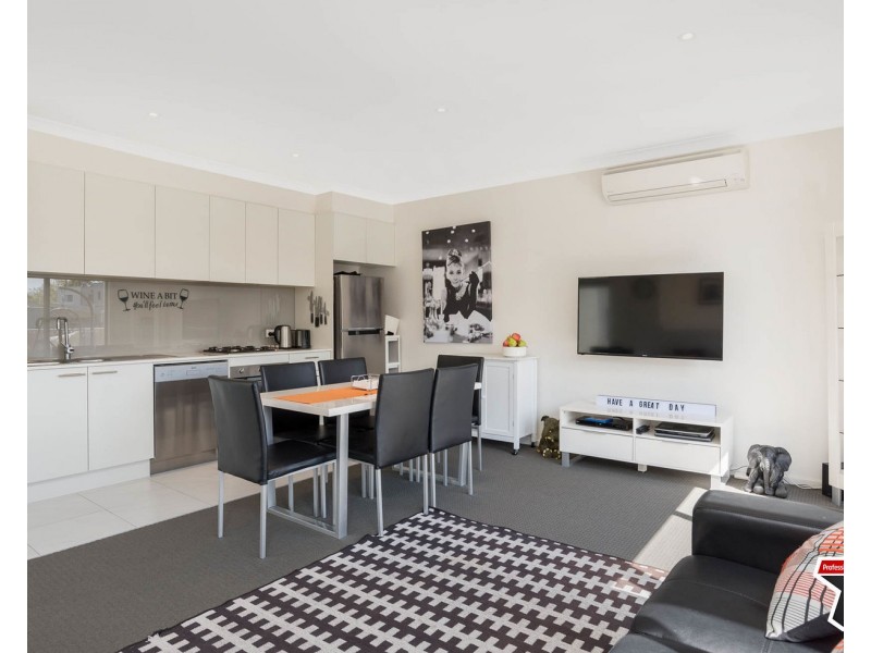 18 Lithgow Way, Mooroolbark VIC 3138