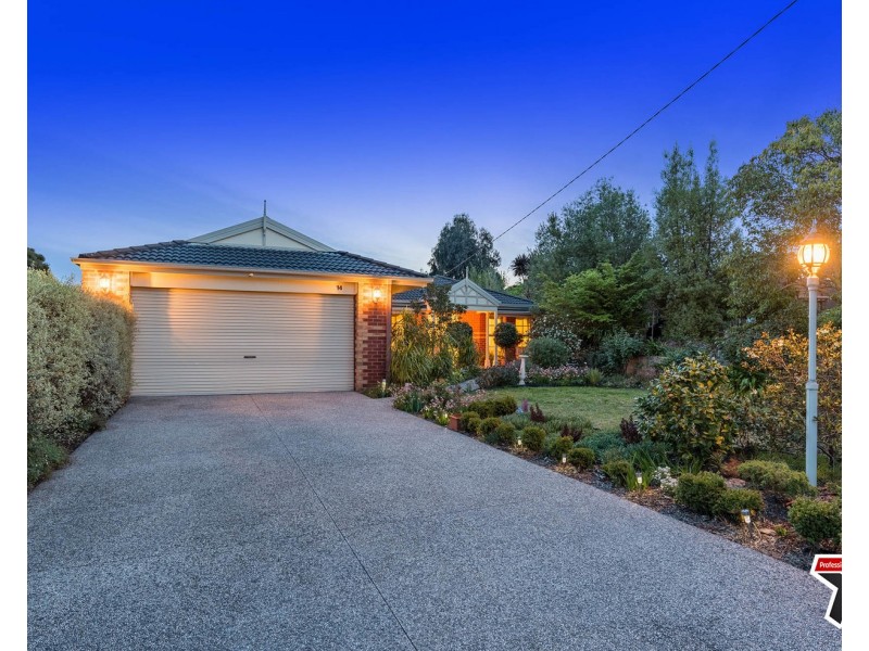 14 Maralee Drive, Mooroolbark VIC 3138