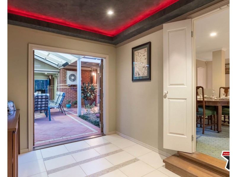 14 Maralee Drive, Mooroolbark VIC 3138