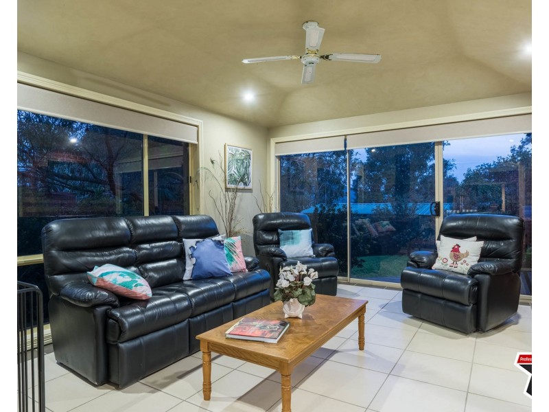 14 Maralee Drive, Mooroolbark VIC 3138