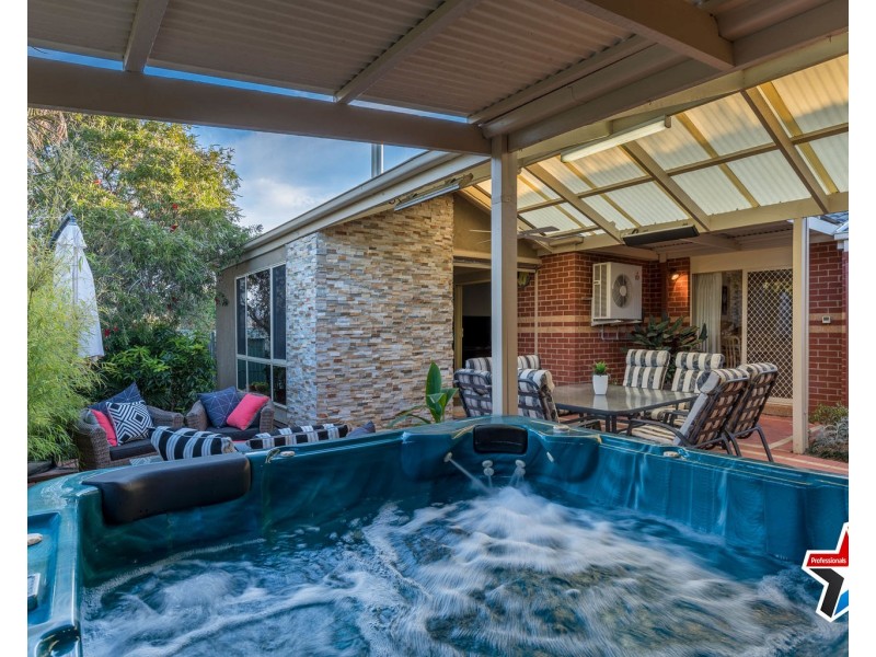 14 Maralee Drive, Mooroolbark VIC 3138