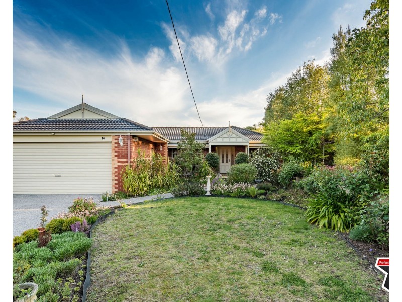 14 Maralee Drive, Mooroolbark VIC 3138