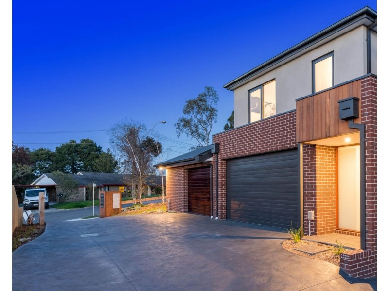 2 Mills Place, Mooroolbark VIC 3138