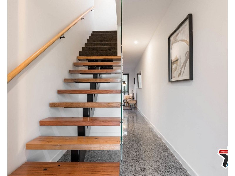 2 Mills Place, Mooroolbark VIC 3138