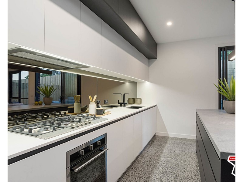 2 Mills Place, Mooroolbark VIC 3138