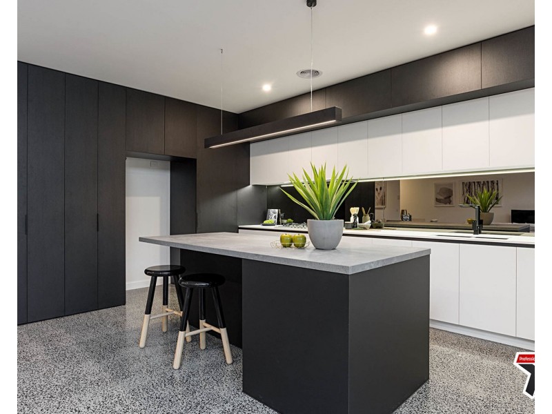 2 Mills Place, Mooroolbark VIC 3138