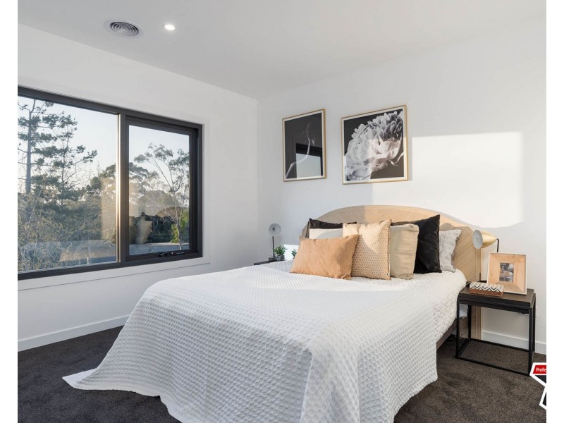 2 Mills Place, Mooroolbark VIC 3138