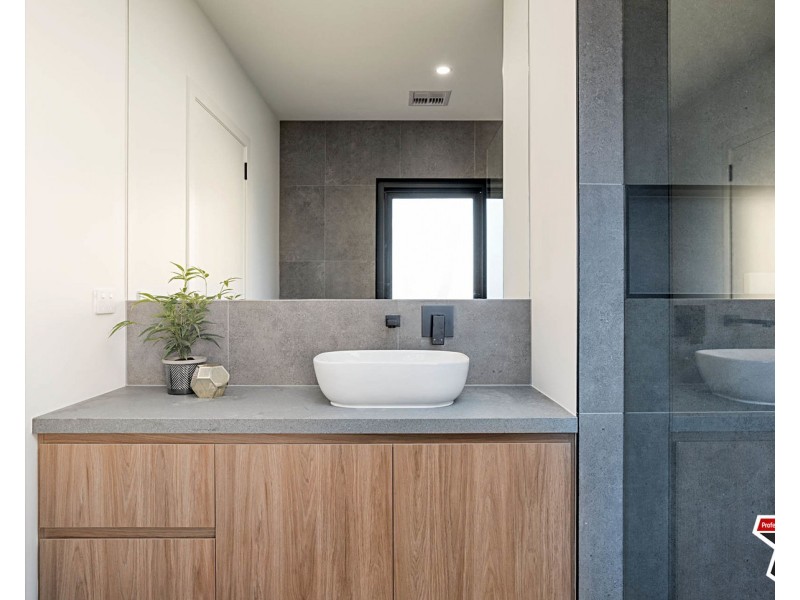 2 Mills Place, Mooroolbark VIC 3138