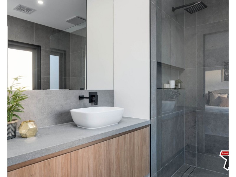 2 Mills Place, Mooroolbark VIC 3138