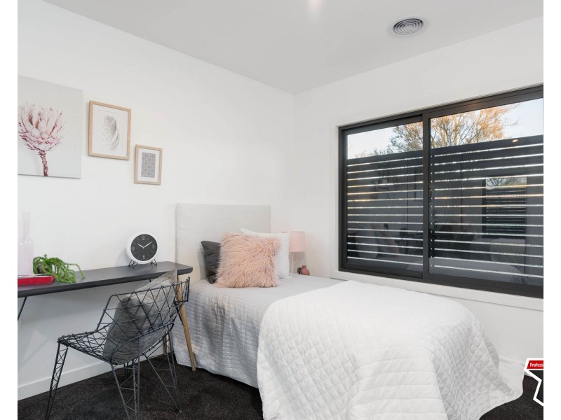2 Mills Place, Mooroolbark VIC 3138