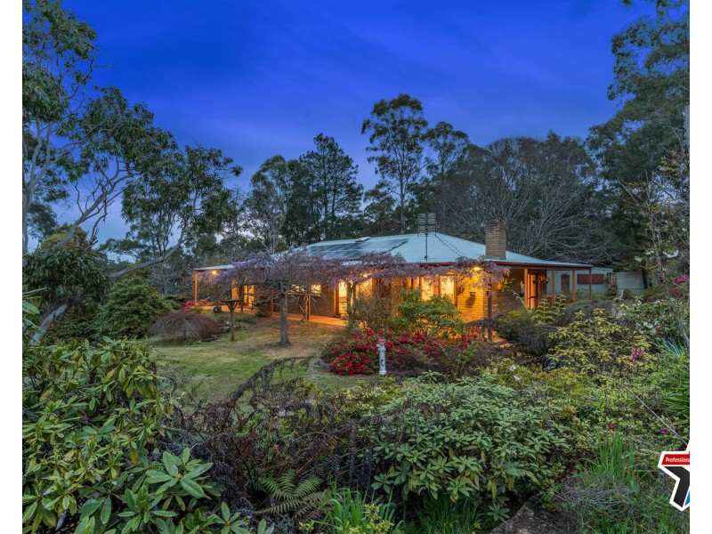 16 Carters Lane, Seville VIC 3139