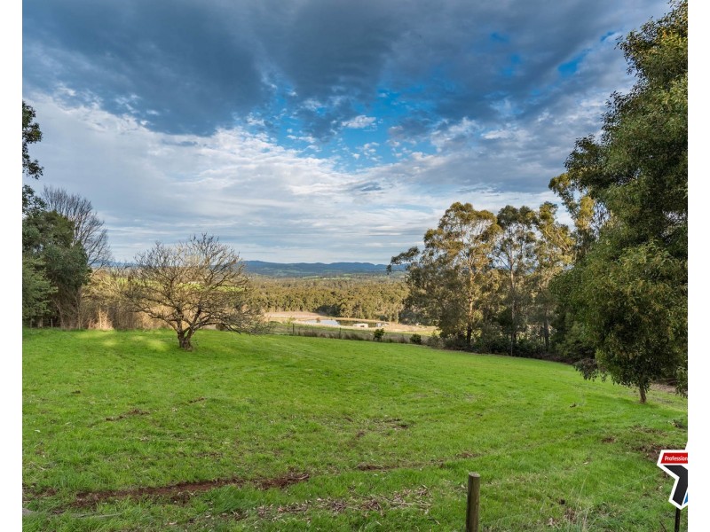 16 Carters Lane, Seville VIC 3139