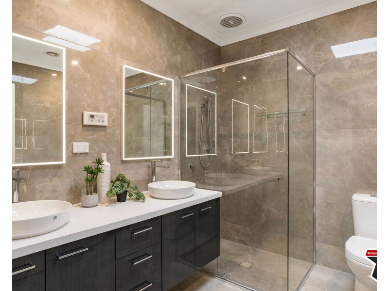 45-49 Moore Avenue, Montrose VIC 3765