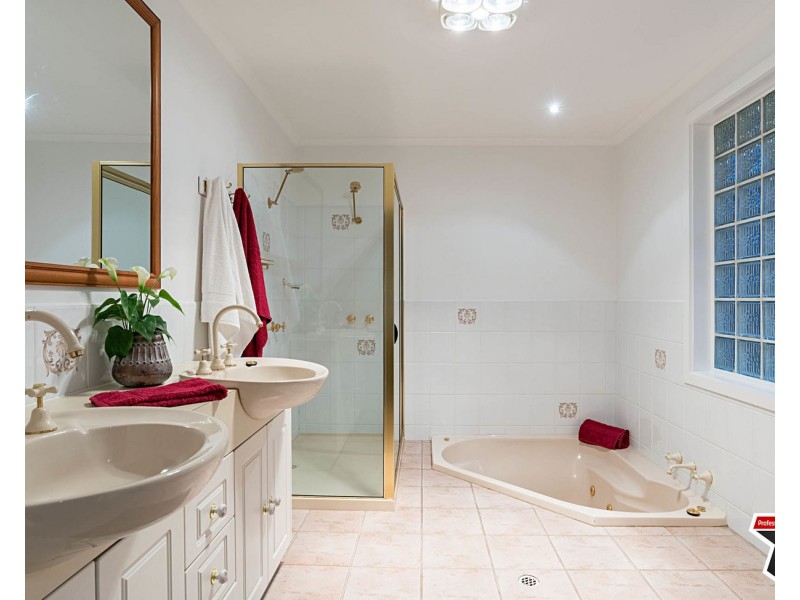 7 Iris Court, Mooroolbark VIC 3138