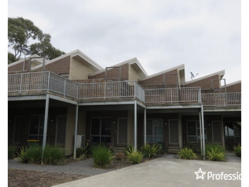 22/8-10 Mount View Parade, Mooroolbark VIC 3138