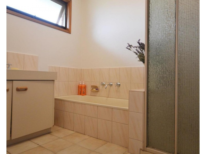 6/7 Read Road, Seville VIC 3139