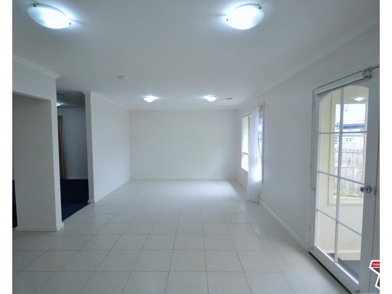 19 Lade Avenue, Kilsyth VIC 3137