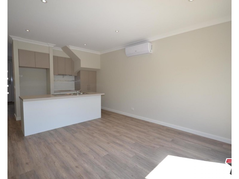 23a Manchester Road, Mooroolbark VIC 3138