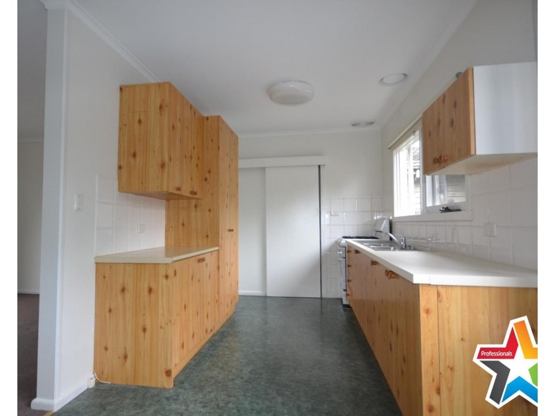 8 Shield Court, Kilsyth VIC 3137