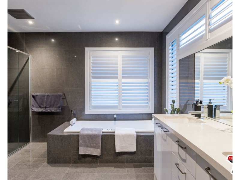 44 Valley Park Drive, Mooroolbark VIC 3138