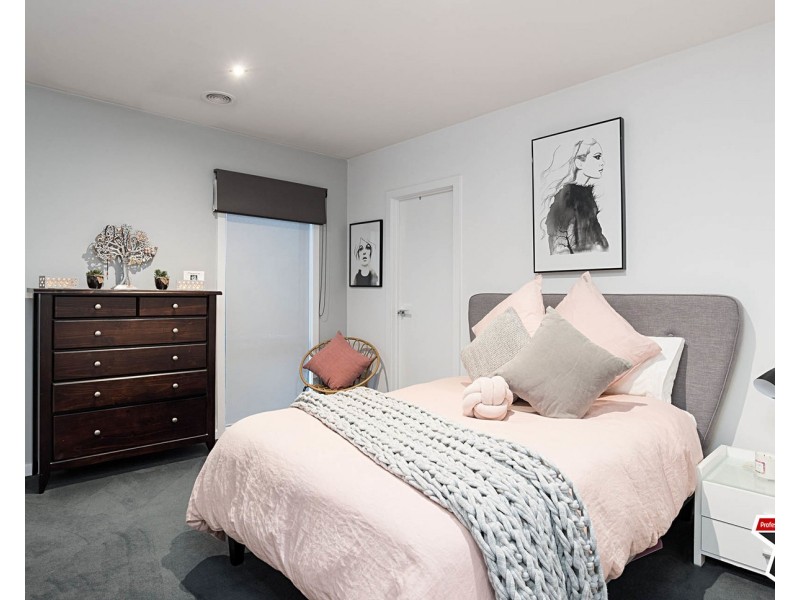 44 Valley Park Drive, Mooroolbark VIC 3138