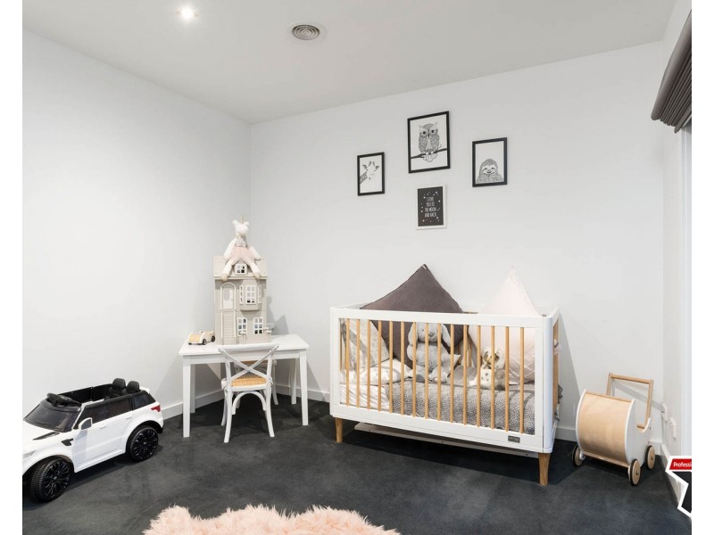 44 Valley Park Drive, Mooroolbark VIC 3138