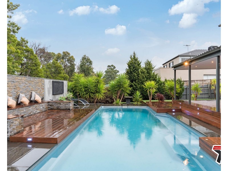 44 Valley Park Drive, Mooroolbark VIC 3138